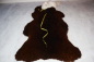 Preview: Öko Schaffell Modell Braunbär XXXL – Dunkelbraunes Riesen-Naturfell Unikat 155cm