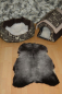 Preview: Öko Lammfell Tierbett & Hundebett – Silber Schwarz geschoren 90cm