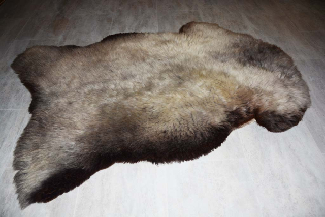 Unikat Lammfell Silbergrau Coloure Kuschelplatz für Haustiere
