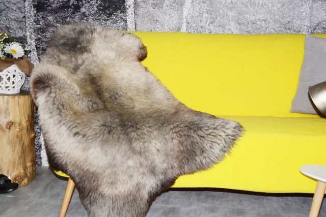 Unikat Lammfell Silbergrau Coloure Kuschelplatz für Haustiere