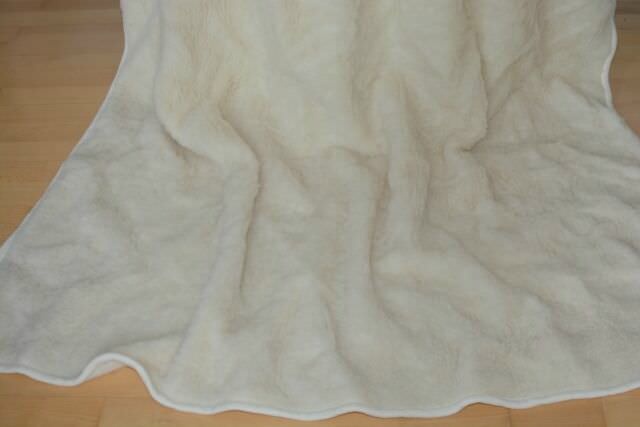 Schurwolle Doppel Wendedecke Waermetherapie Groesse 220x200cm
