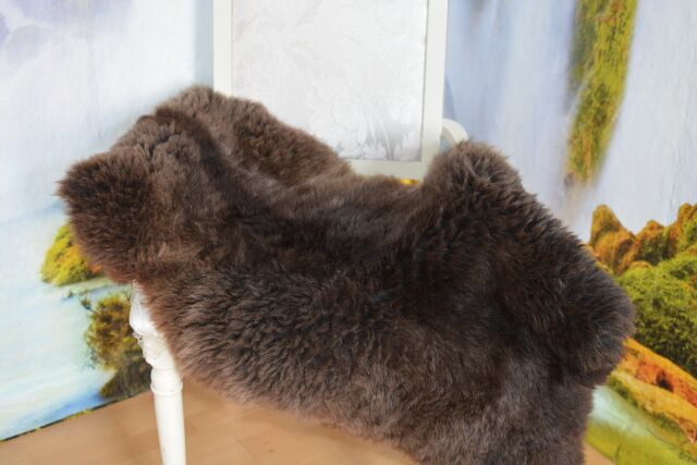 Öko Lammfell Modell Grizzly XXL – Dunkelbraunes Kurzhaar Naturfell Unikat