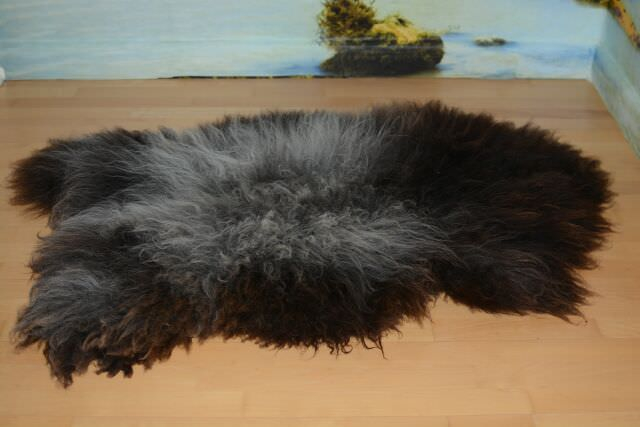 Islandfell Tricolor Silber-Schwarz-Braun – Luxus-Langhaar Unikat 120cm