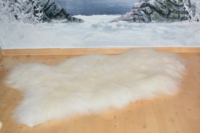 Schneeweißes XXXL Riesen-Islandfell Langhaar – Luxus-Naturfell Unikat