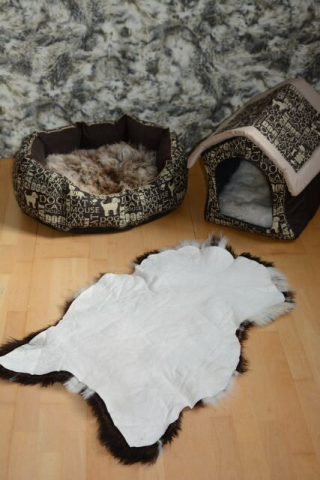 Öko Lammfell Tierbett & Hundebett „Pandabär“ Langhaar
