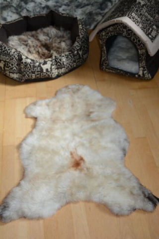 Öko Lammfell Tierbett & Hundebett Monsterfell Silbergrau Beige