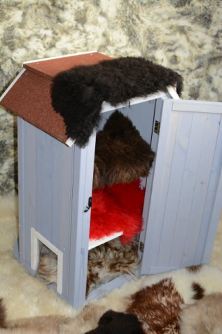 Öko Lammfell Katzenbett Schwarz einfarbig Fensterfell