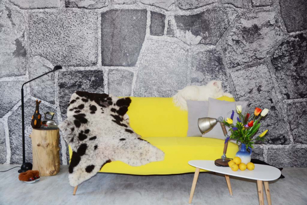 B-Ware Öko Lammfell Silber-Schwarz getupft – Tierbett & Kuscheldecke Unikat