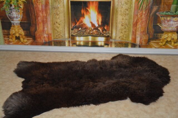 Öko Lammfell XXXL Dunkelbraun 150cm – Hundematte & Ruheplatz Unikat