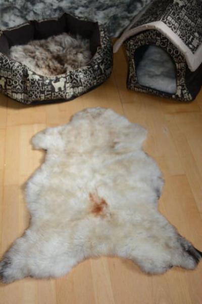 Öko Lammfell Tierbett & Hundebett Monsterfell Silbergrau Beige