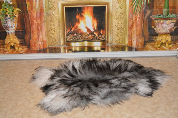 Islandfell Silber Dark XXL – Zweifarbiges Luxus-Langhaar Naturfell Unikat