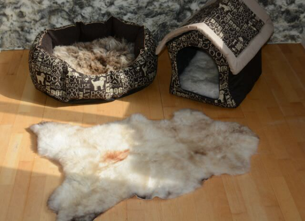 Öko Lammfell Tierbett & Hundebett Monsterfell Silbergrau Beige
