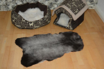 Öko Lammfell Tierbett & Hundebett – Silber Schwarz geschoren 90cm